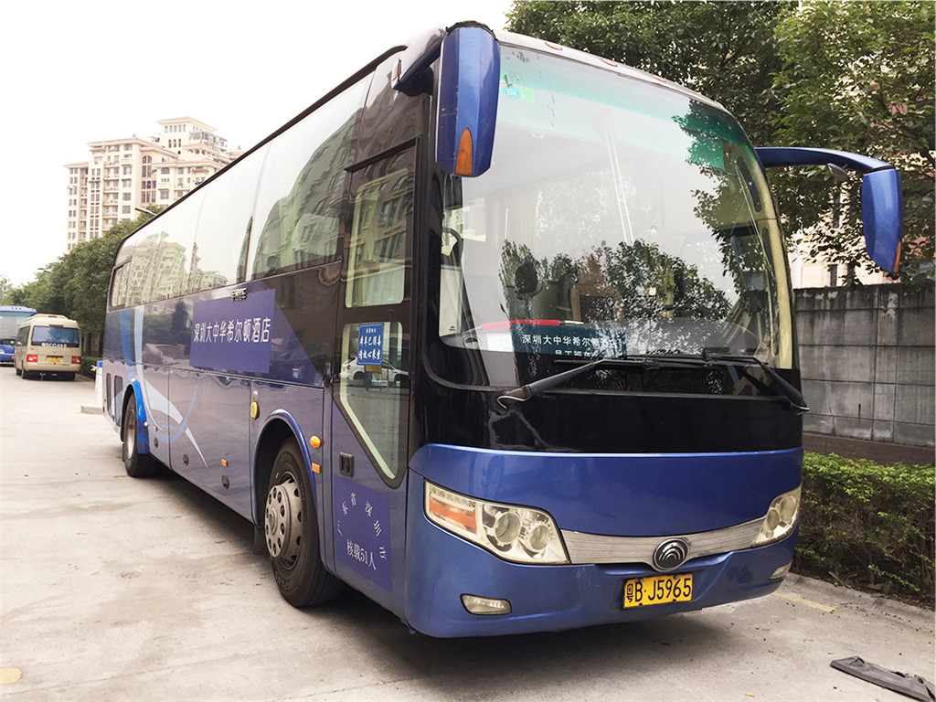 广州市内租用一台53座大巴车要价格一天